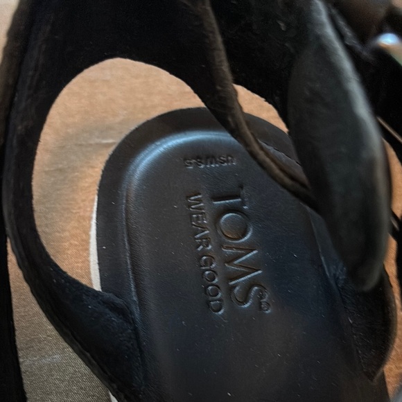 Toms Black Strappy Sandals for Everyday Comfort - Picture 2 of 5